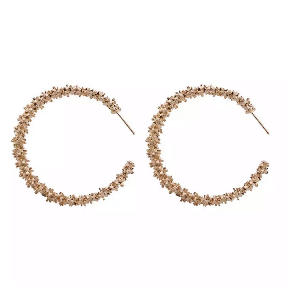 ⚜️[𝟯/$𝟮𝟴]⚜️Big Golden Hoop Fancy Earrings New - Picture 9 of 11